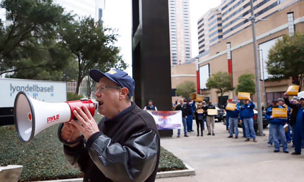 Union rejects offer in US refinery strike