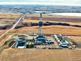 US breaking EIA records as oil price drops