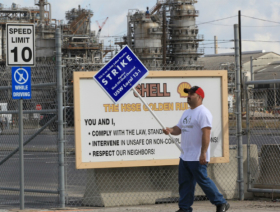 Union members on strike at major US refineries