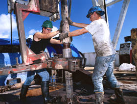 Lifting US oil ban could create thousands of jobs