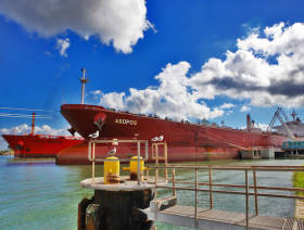 US light oil exports double in 2015