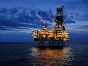 US removes Iran oil sanctions waivers