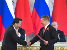 Russia and China sign gas memo
