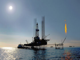 Iran announces oil contract overhaul