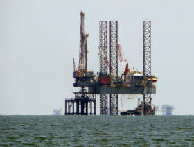 BP defers US offshore projects