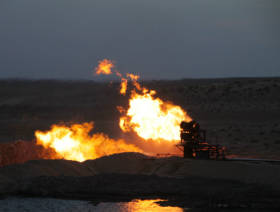 Fire at Libyan port spreads to four oil tanks