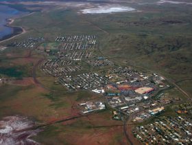 Chevron delays LNG projects