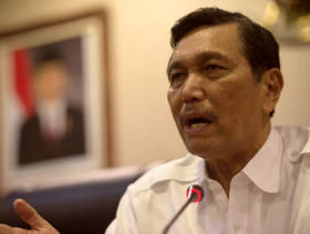 Interim Indonesian energy minister straps in