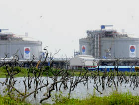 Petronet LNG to set up facility in Bangladesh