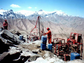Oil drops after China abandons economic growth target