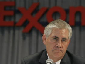 Tillerson gets panel nod