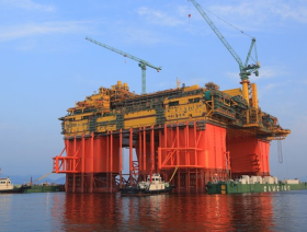 Huge semi-submersible arrives at Ichthys