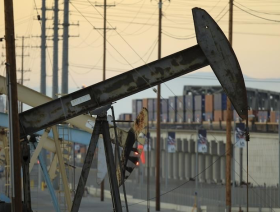 Oil up on geopolitics, US production drop