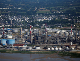 Oil steadies after dip