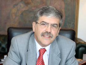 Argentina ex-minister charged with corruption