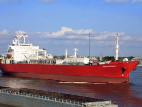 Kuwait orders LPG tankers, eyes oil spending