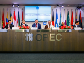 Oil prices trade higher on stimulus hopes