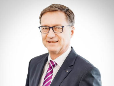 Linde’s central role in the clean energy transition_Uwe-ZWIEFELHOFER