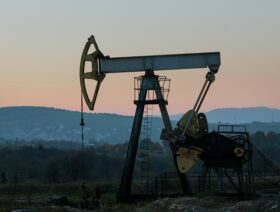 APA buys up acreage in US acquisitions race