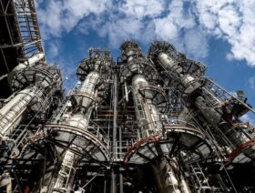 Gazprom takes $1-billion Shell stake in Sakhalin-2 LNG