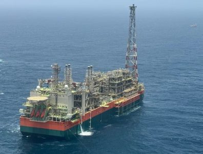 BP-FPSO-reaches-destination-in-western-Africa