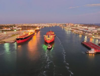Top US oil export hub closes as Hurricane Beryl nears
