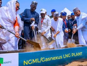 Nigeria begins construction of five mini-LNG plants