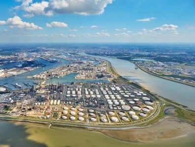 TotalEnergies, Air Liquide to decarbonise refineries with green hydrogen 1