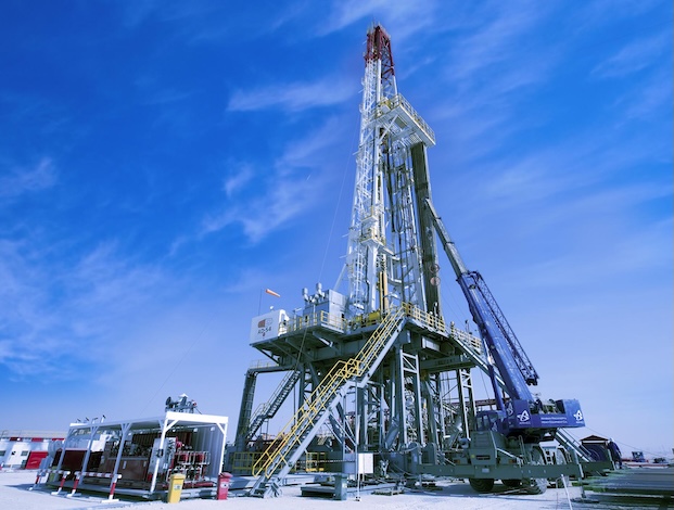 Ali Rig Arabian Drilling secures land rig extensions for $373 million - The ...